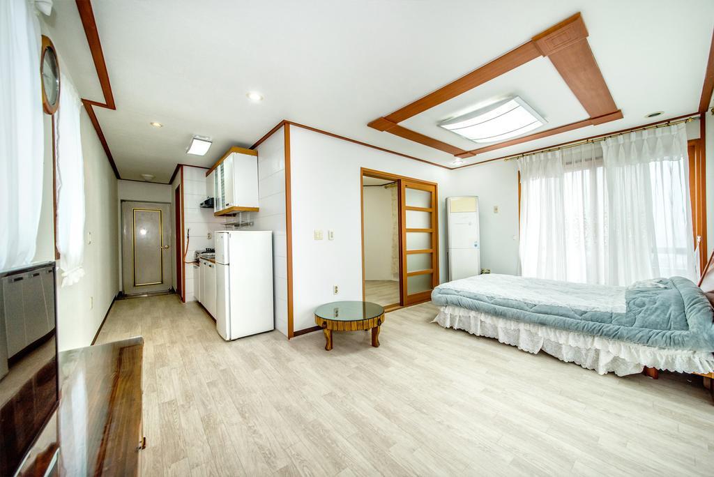 Dongsannara Pension Seogwipo Bagian luar foto