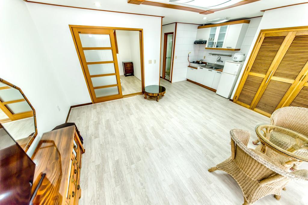 Dongsannara Pension Seogwipo Bagian luar foto